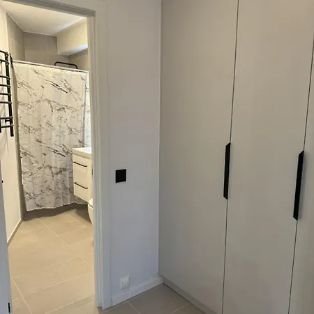 דירה Cozy Near Forest קובנה