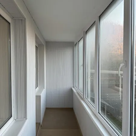 דירה Cozy Near Forest קובנה