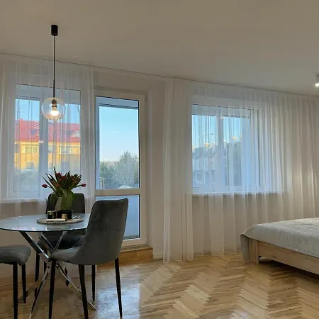 דירה Cozy Near Forest קובנה